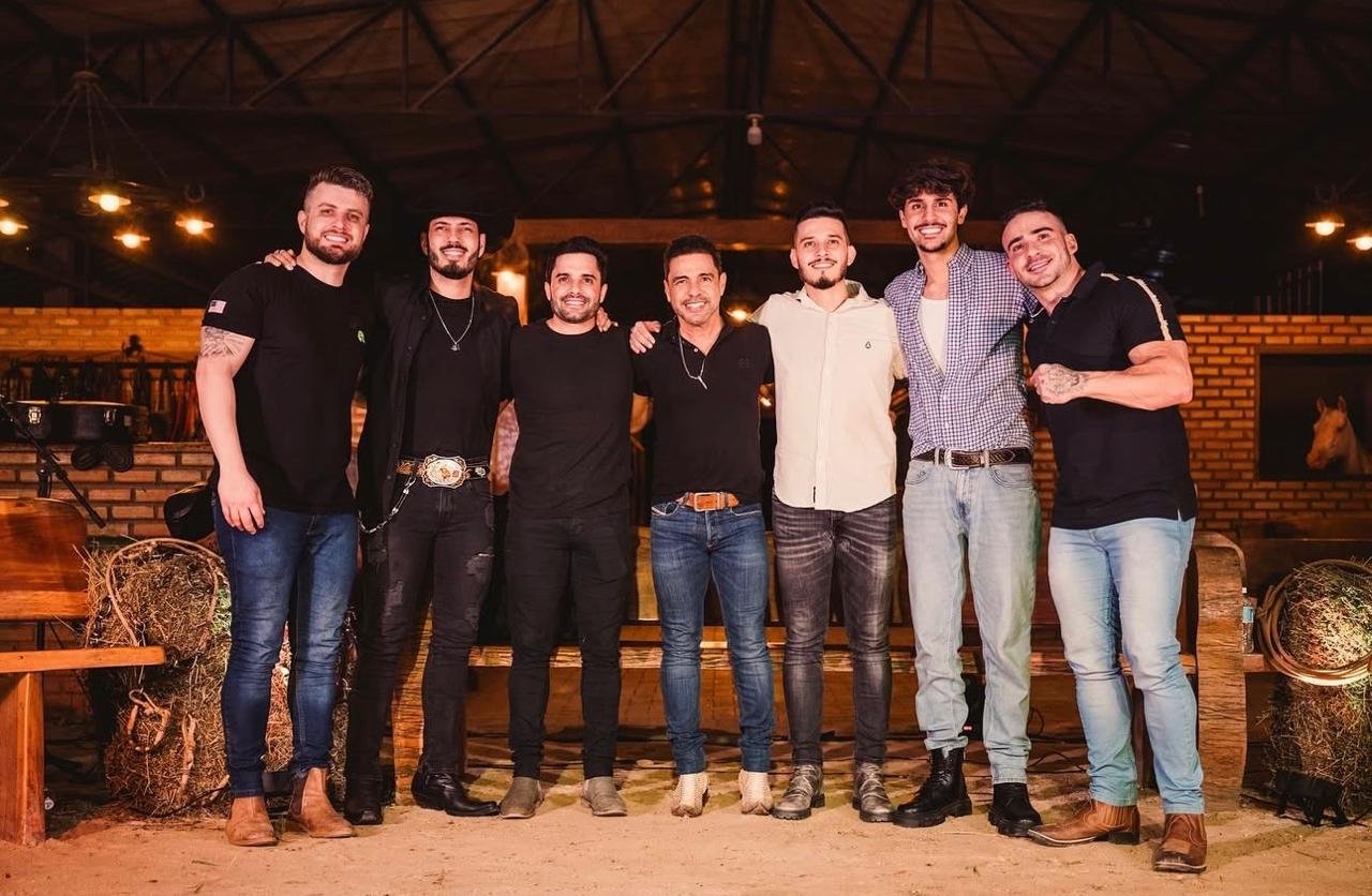 Pedro Paulo e Alex inauguram filial da Roça Music no Mato Grosso do Sul Pedro Paulo e Alex inauguram filial da Roça Music no Mato Grosso do Sul