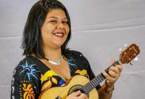 Gloria Salim canta em homenagem a Beth Carvalho no Festival do Bacalhau Rio