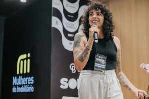 Arianne Correia marca presença no SOMA DAY 2025 e inspira mulheres no mercado imobiliário