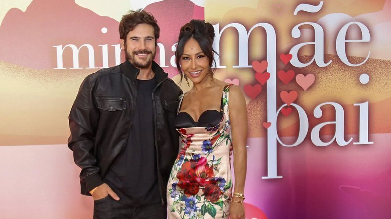 Sabrina Sato e Nicolas Prattes brilham em evento de lançamento do novo reality do Globoplay