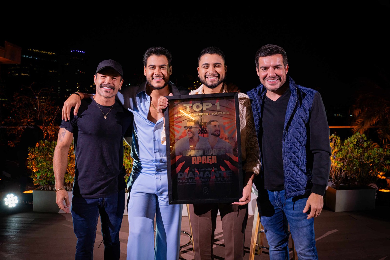 Após alcançarem TOP 1, Danilo e Davi gravam projeto intimista com quatro faixas inéditas