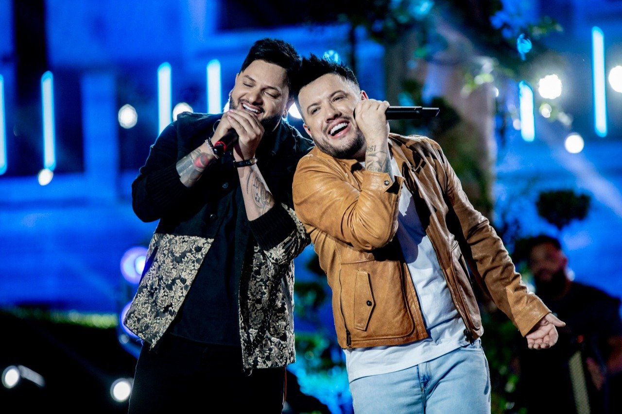 Diego & Victor Hugo se mantêm no topo do Spotify Brasil no TOP 50 com 'Tubarões' Diego & Victor Hugo se mantêm no topo do Spotify Brasil no TOP 50 com 'Tubarões'