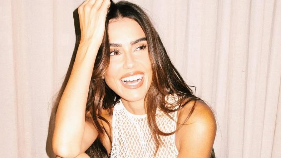 Deborah Secco posa de body transparente e ganha elogios: 'Deusa' Deborah Secco posa de body transparente e ganha elogios: 'Deusa'
