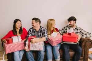 Ideias Criativas de Presentes para Amigo Secreto: Surpreenda com Garrafas Personalizadas e Muito Mais!