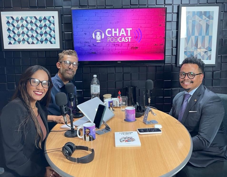 Baixada em foco: ChatPodcast vira palco dos grandes debates políticos do momento