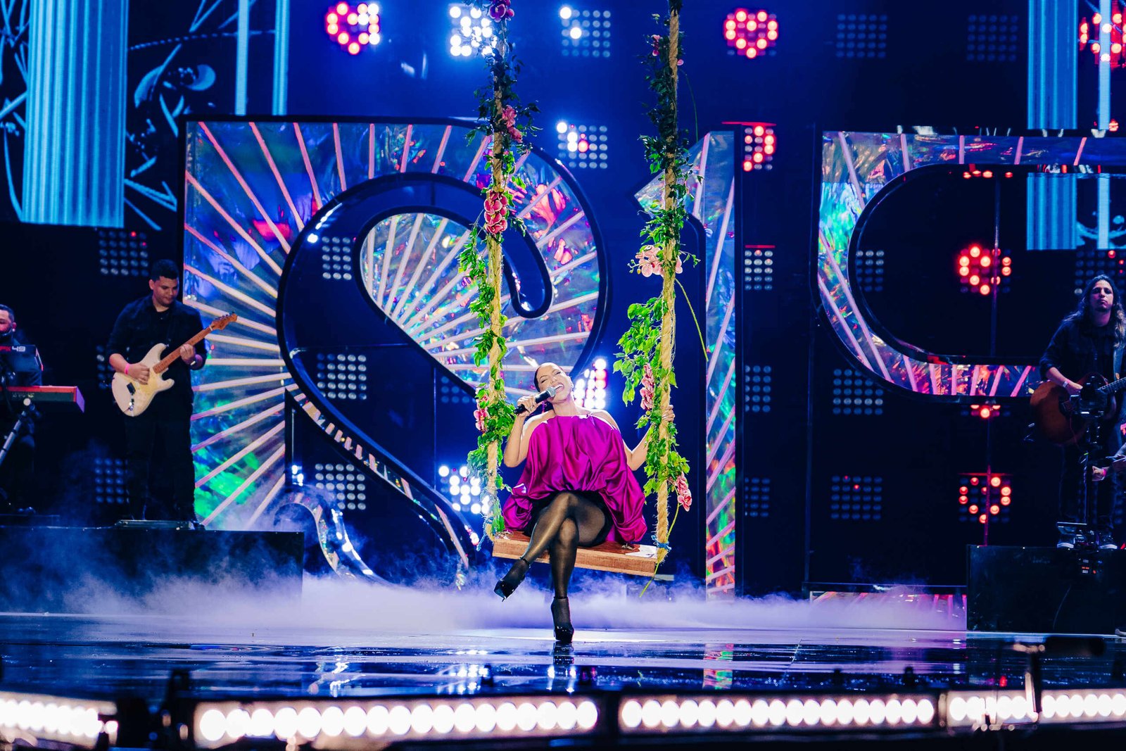 Priscila Senna faz história no Marco Zero com gravação do “15 anos - TBT da Musa” 8 CREDITO Kaio Cads scaled