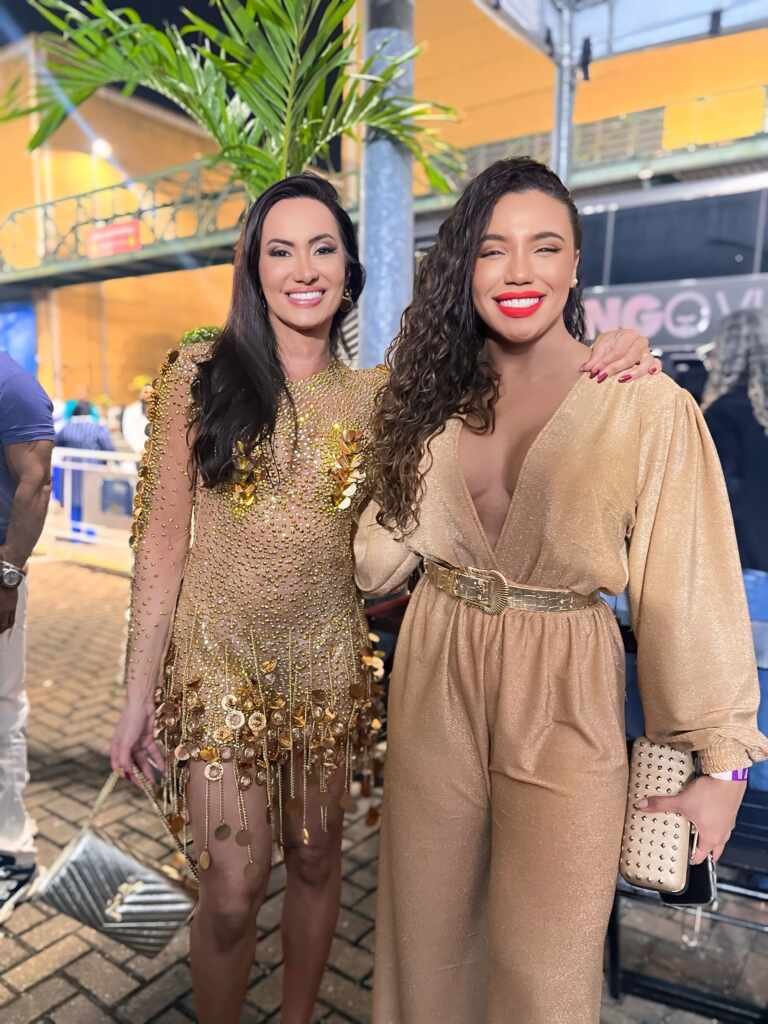 Encontro de Rainhas: Vanessa Rangeli encontra Evelyn Bastos em noite de samba 26 Vanessa e Evelyn Copia