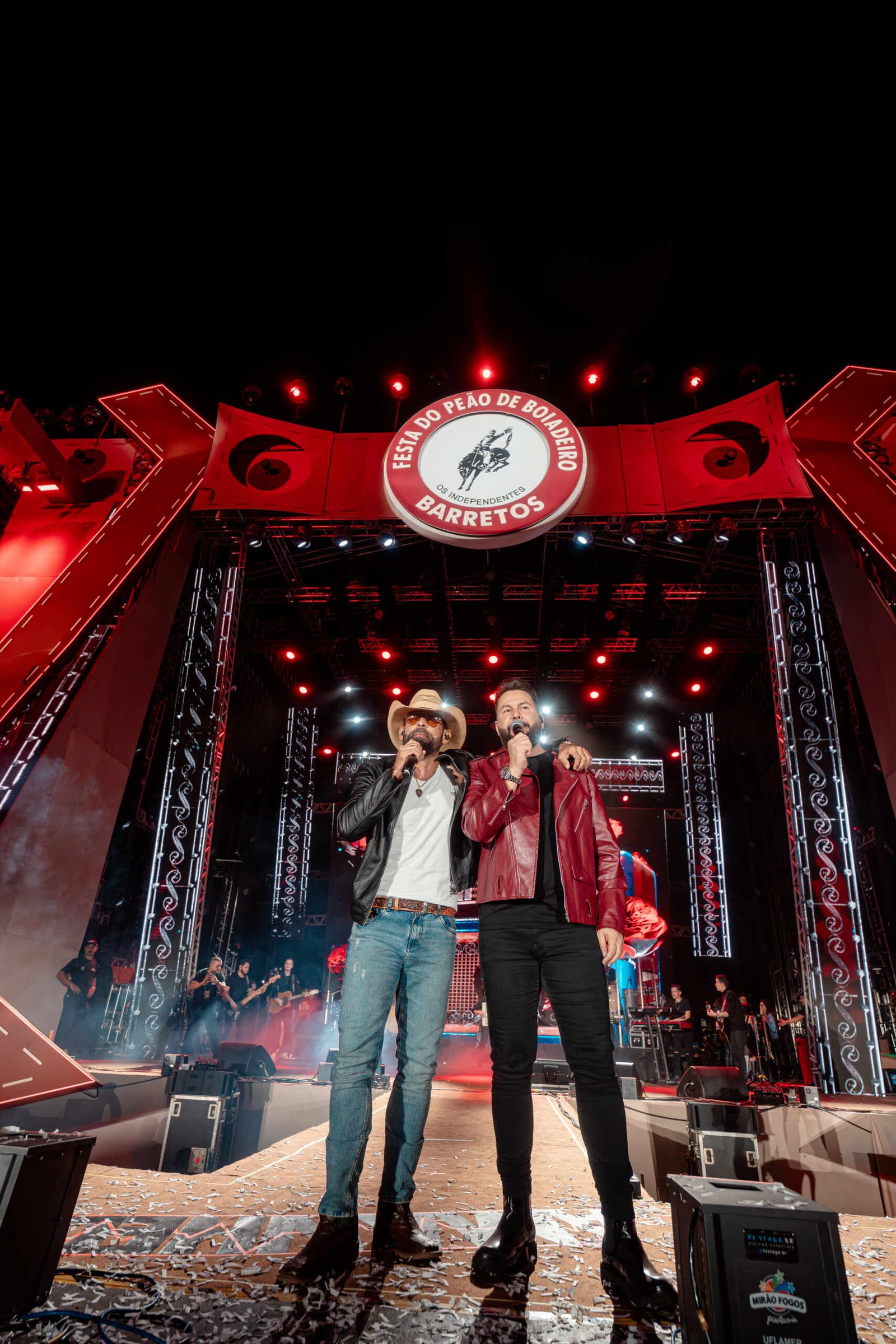 Do palco Amanhecer à arena: Diego & Arnaldo fazem Barretos cantar em coro 34 ezequias 1 scaled
