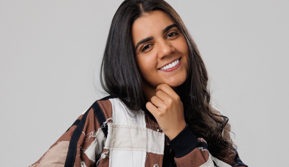 Após conquistar o público com "Intuição", Yasmin Santos encerra DVD e inicia agenda no YouTube 24 Yasmin Santos: a voz que transforma dor em arte no sertanejo brasileiro
