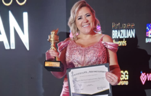 Do consultório odontológico aos palcos internacionais: Rosângela Martins é premiada em Nova York