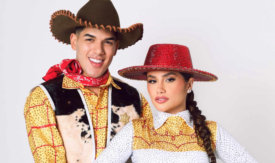 Ex-mulher de Zé Vaqueiro faz desabafo: 'Destruir a minha imagem' Direto de Toy Story, Zé Vaqueiro virou o Woody no palco da maior festa à fantasia do mundo