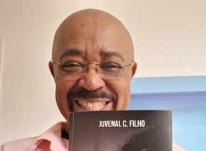 Livro sobre Delcio Carvalho terá lançamentos no Rio e São Gonçalo
