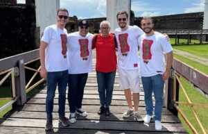 Mangueira pode ter um dos maiores poetas do país como compositor no próximo Carnaval
