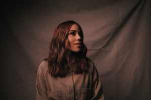 Julliany Souza recebe nomeação ao Grammy Latino por “A Maior Honra”