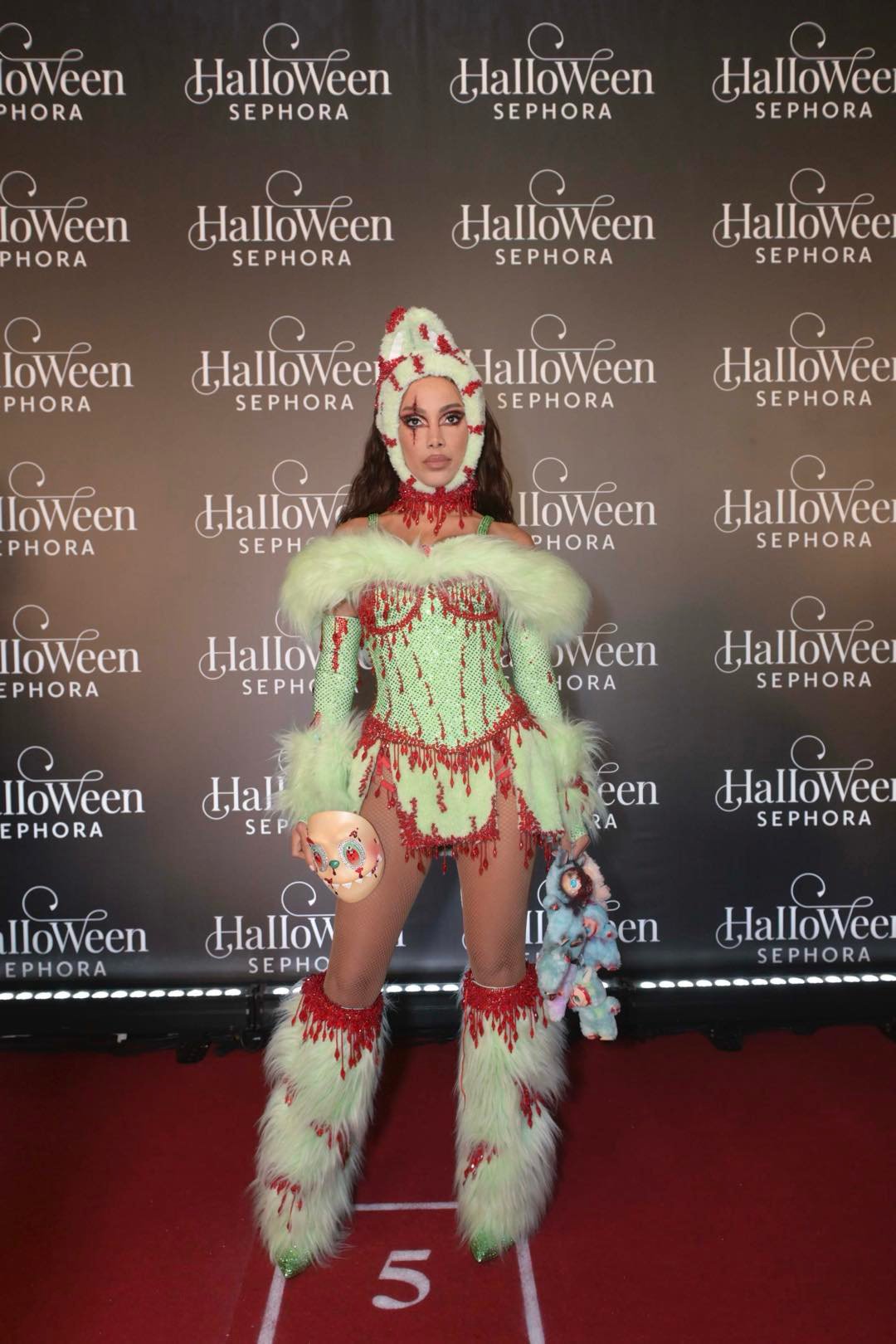 Anitta chegou vestida de "Labubu assassino" no Baile de Halloween da Sephora 22 Anitta - Fotos: Marcelo Bruzzi e Rodrigo Zorzi