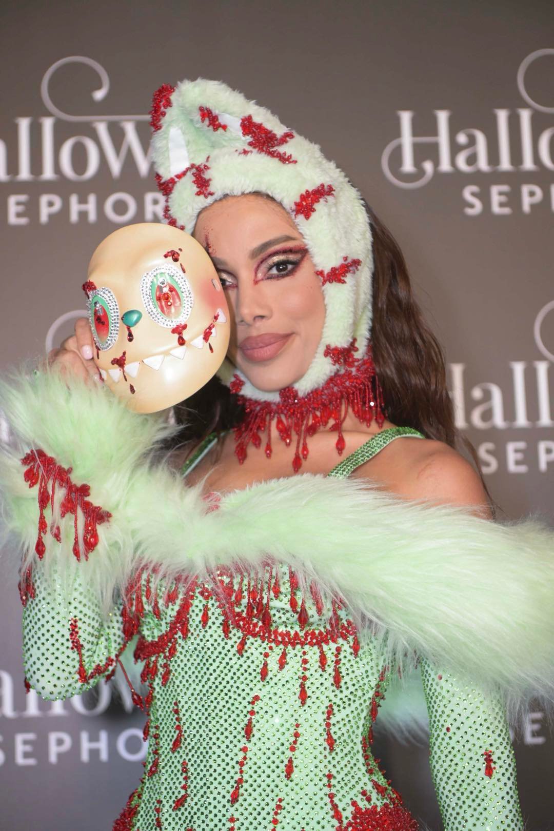 Anitta chegou vestida de "Labubu assassino" no Baile de Halloween da Sephora 21 Anitta - Fotos: Marcelo Bruzzi e Rodrigo Zorzi