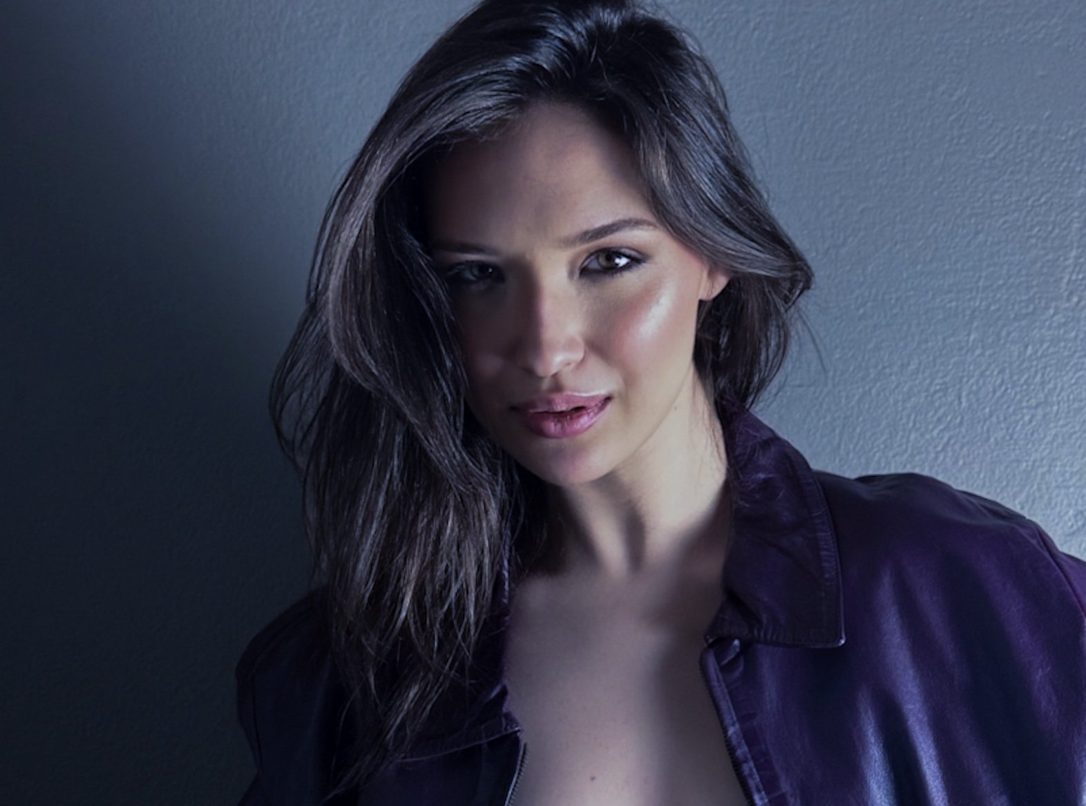 Luísa Locher comemora indicação de “Melhor Maquiagem” pela série “Corra Nina!” no Rio Webfest