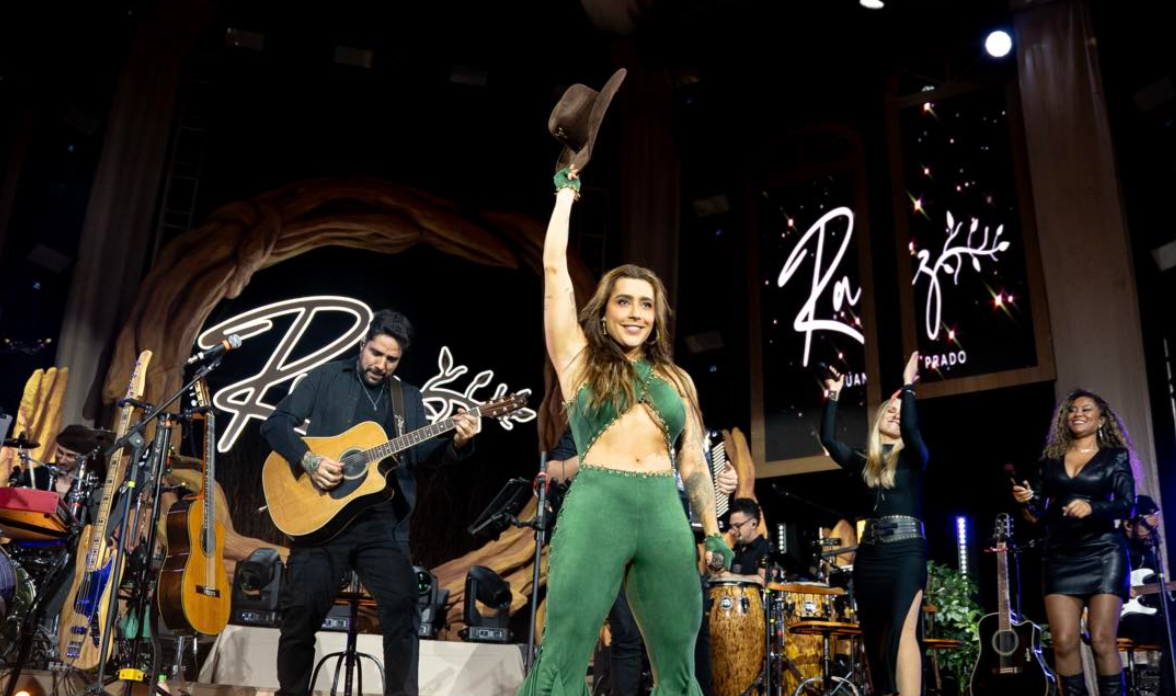 Lauana Prado faz show de quase 6 horas para mais de 8 mil pessoas em São Paulo Lauana Prado faz show de quase 6 horas para mais de 8 mil pessoas em São Paulo