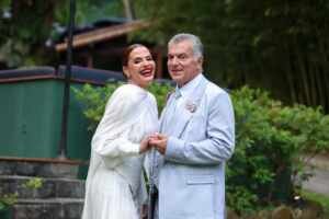 Karen Lopes celebra 10 anos de casamento com renovação de votos: “o amor não é prisão, é parceria”