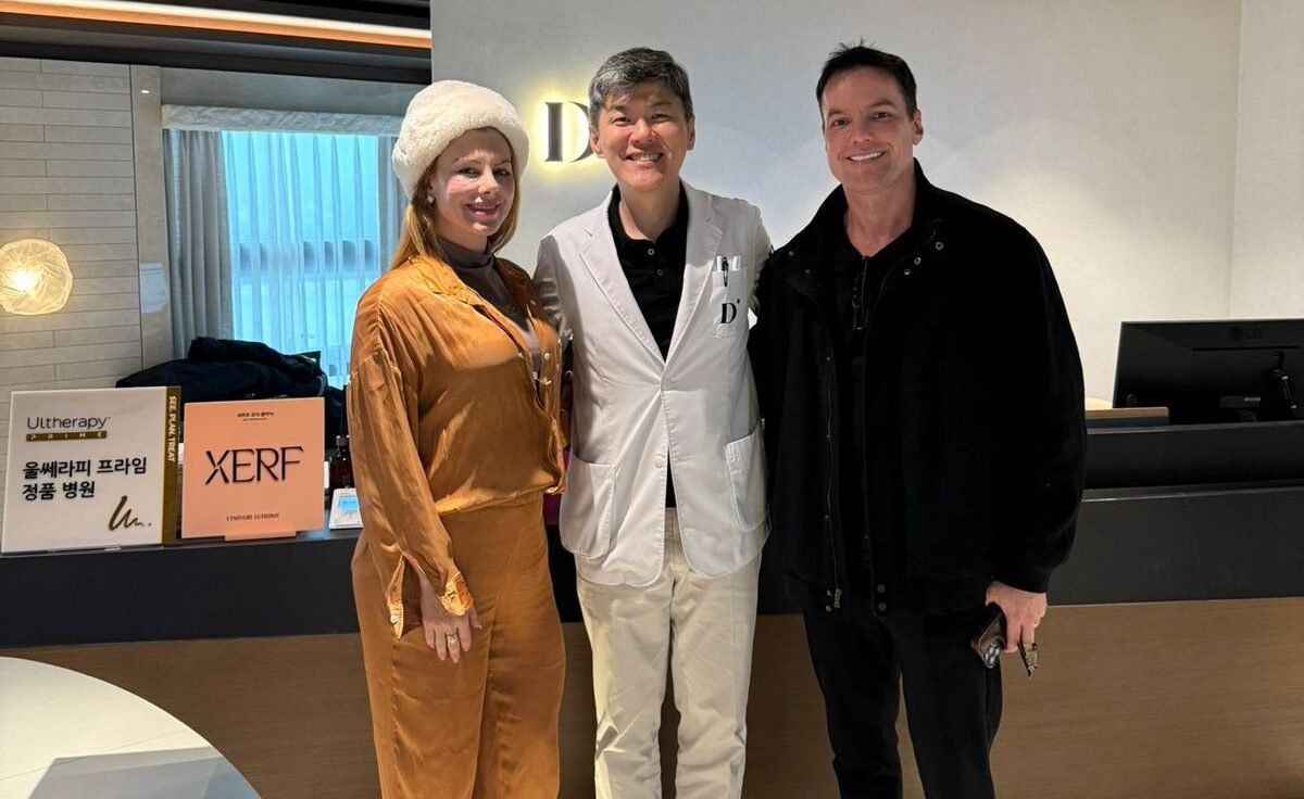 Deborah Albuquerque passa por novos procedimentos estéticos em Seul, na Coreia do Sul