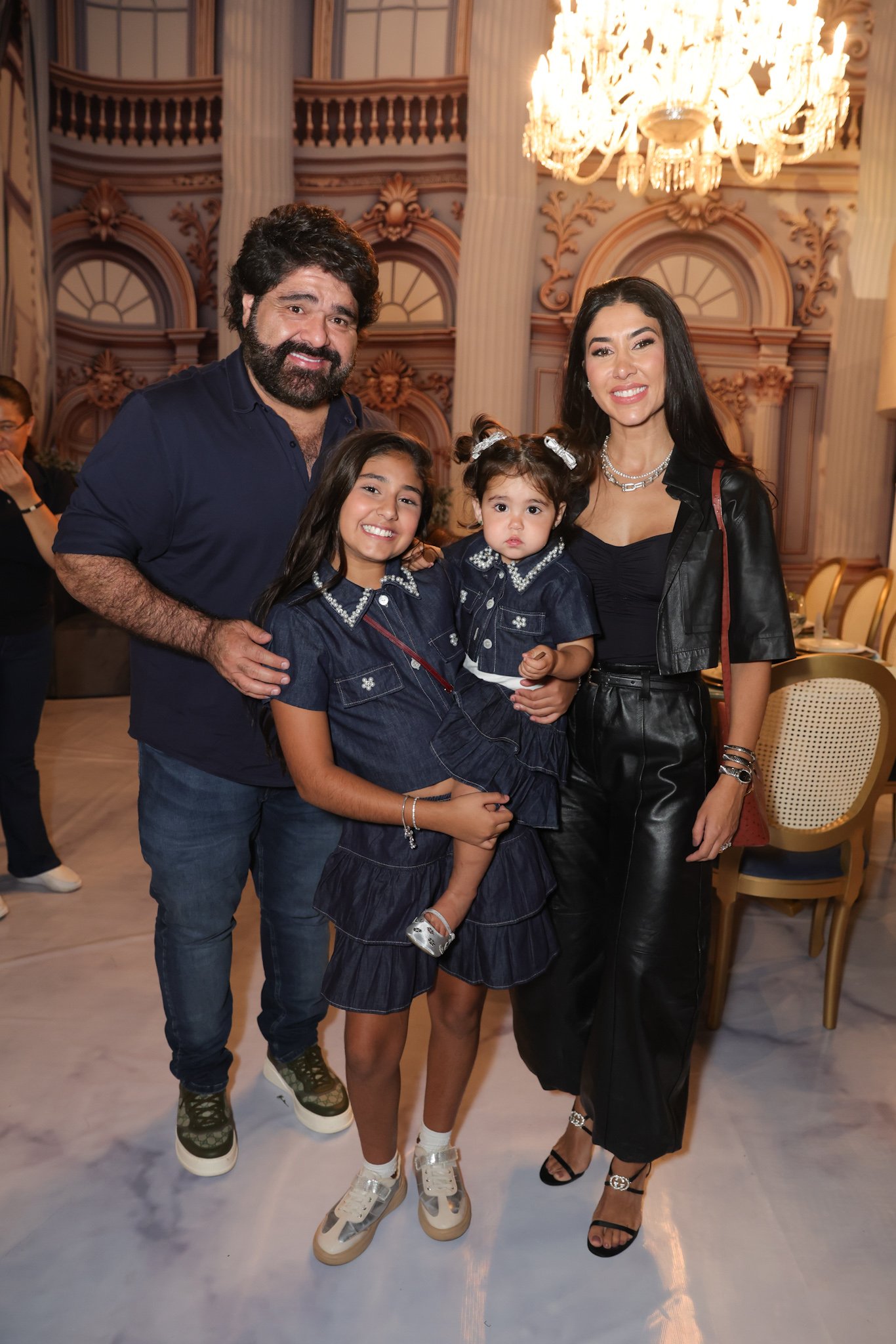 Zezé Di Camargo e Graciele Lacerda celebram 1 ano de Clara com festa luxuosa em SP 36 Zezé Di Camargo e Graciele Lacerda celebram 1 ano de Clara com festa luxuosa em SP