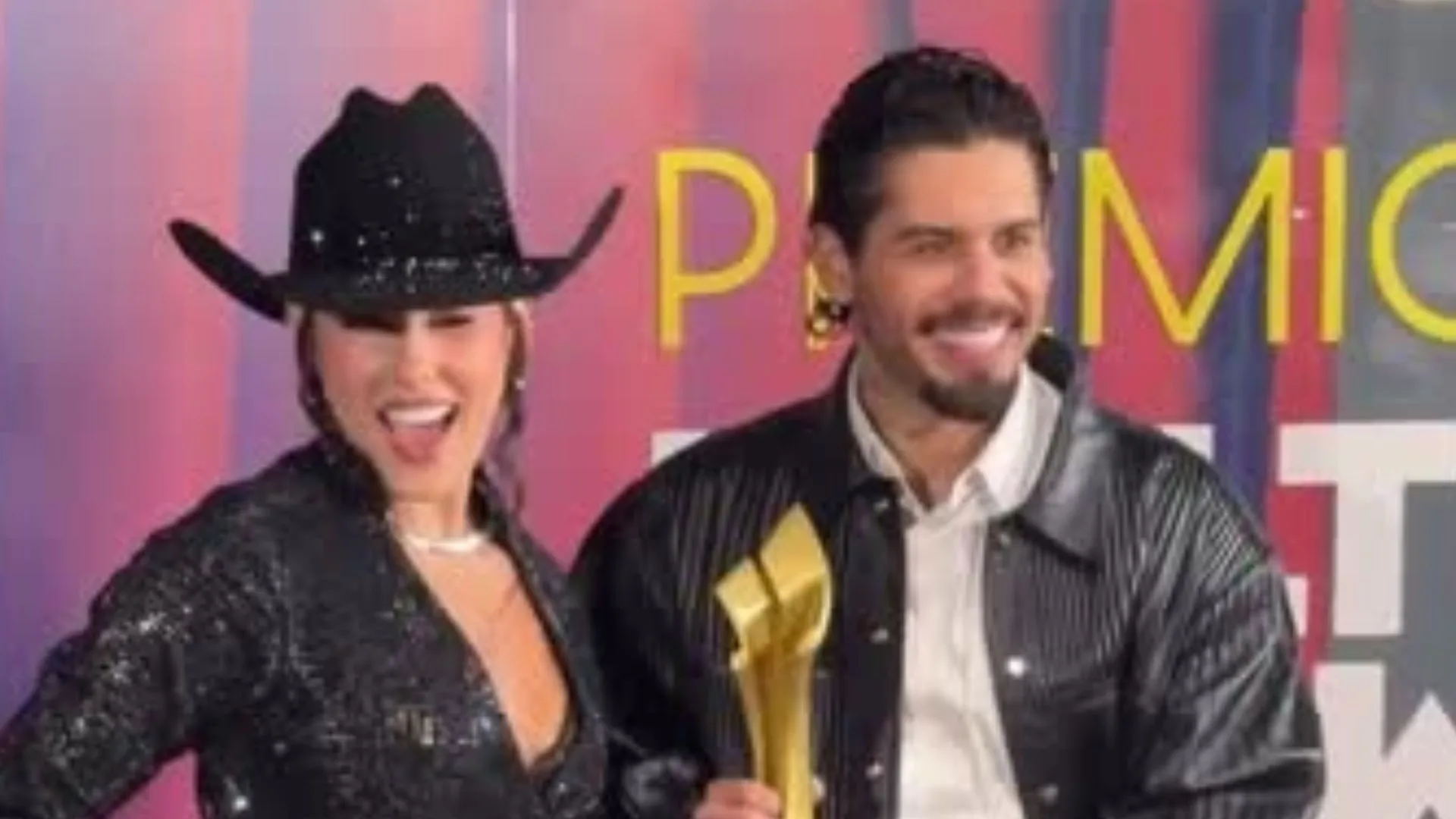 Ana Castela e Zé Felipe se divertem após premiação do Multishow Ana Castela e Zé Felipe se divertem após premiação do Multishow
