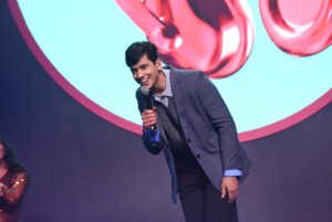 Léo Foguete agita o TikTok Awards 2025 com apresentação em São Paulo