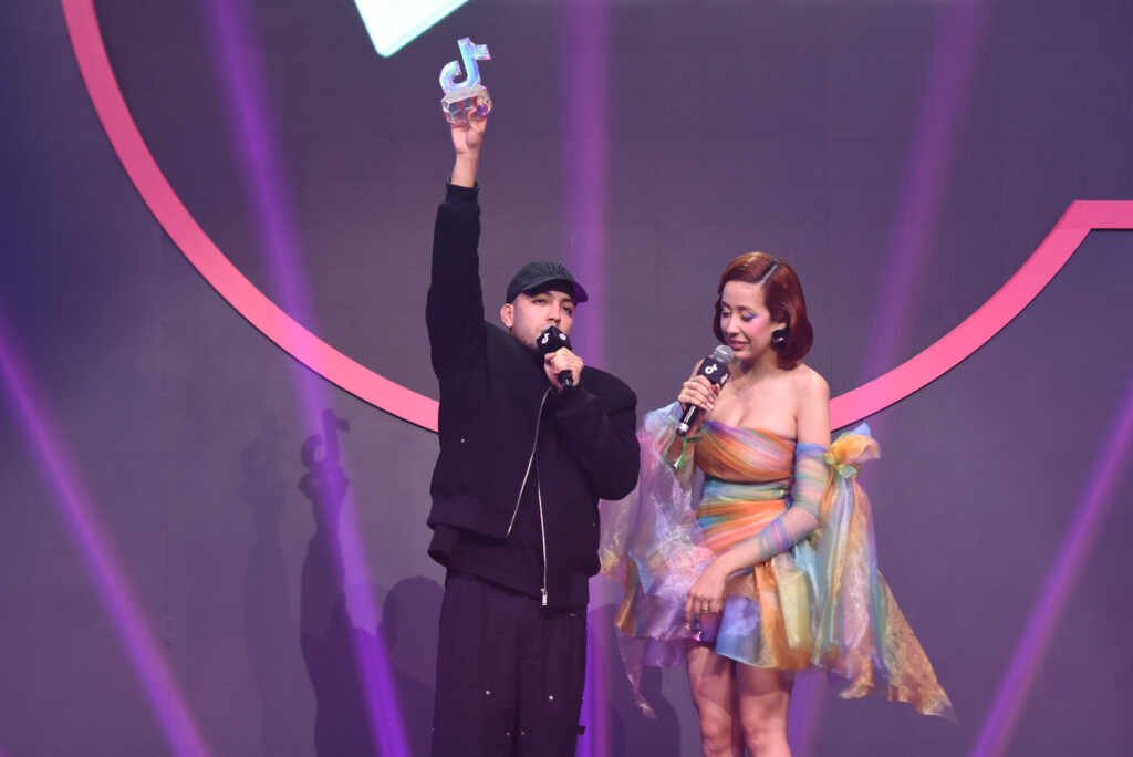 Lucas Rangel vence no Tik Tok Awards e dedica prêmio a filha 9 Lucas Rangel vence no Tik Tok Awards e dedica prêmio a filha