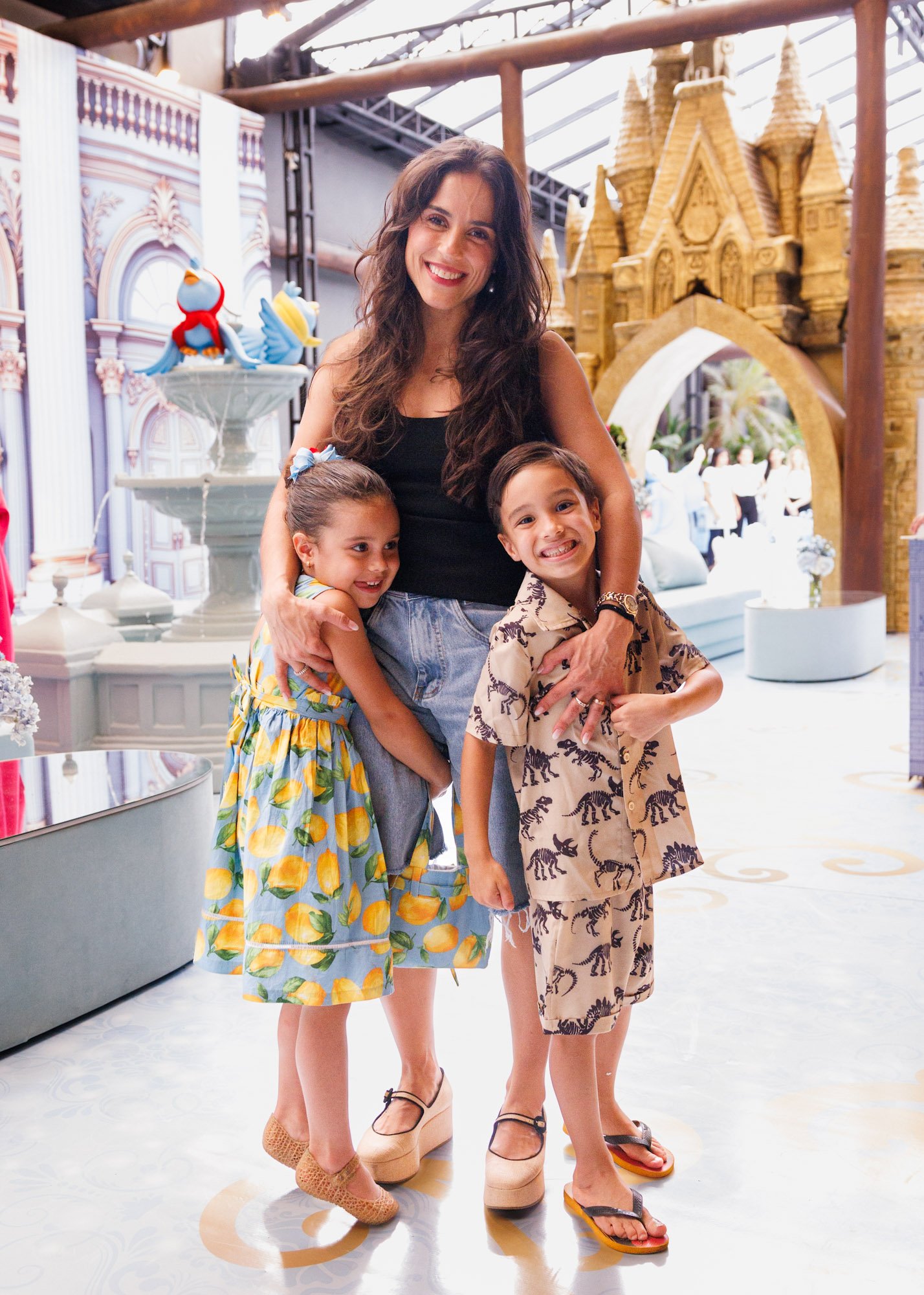 Zezé Di Camargo e Graciele Lacerda celebram 1 ano de Clara com festa luxuosa em SP 37 Zezé Di Camargo e Graciele Lacerda celebram 1 ano de Clara com festa luxuosa em SP
