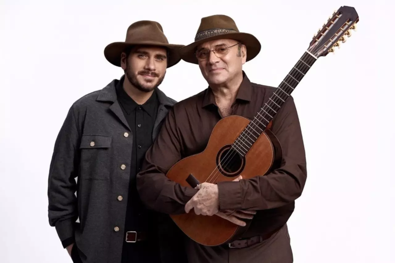 Turnê inédita une Almir Sater e Gabriel Sater em 60 shows e passagem pelo Carnegie Hall 26 Almir e Gabriel Sater anunciam próximas datas da turnê inédita – Vírgula