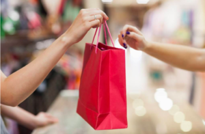 Troca de presentes: o que o consumidor precisa saber antes de ir às lojas ou recorrer ao online