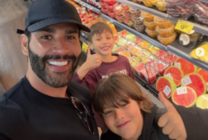 Gusttavo Lima mostra momento raro com os filhos
