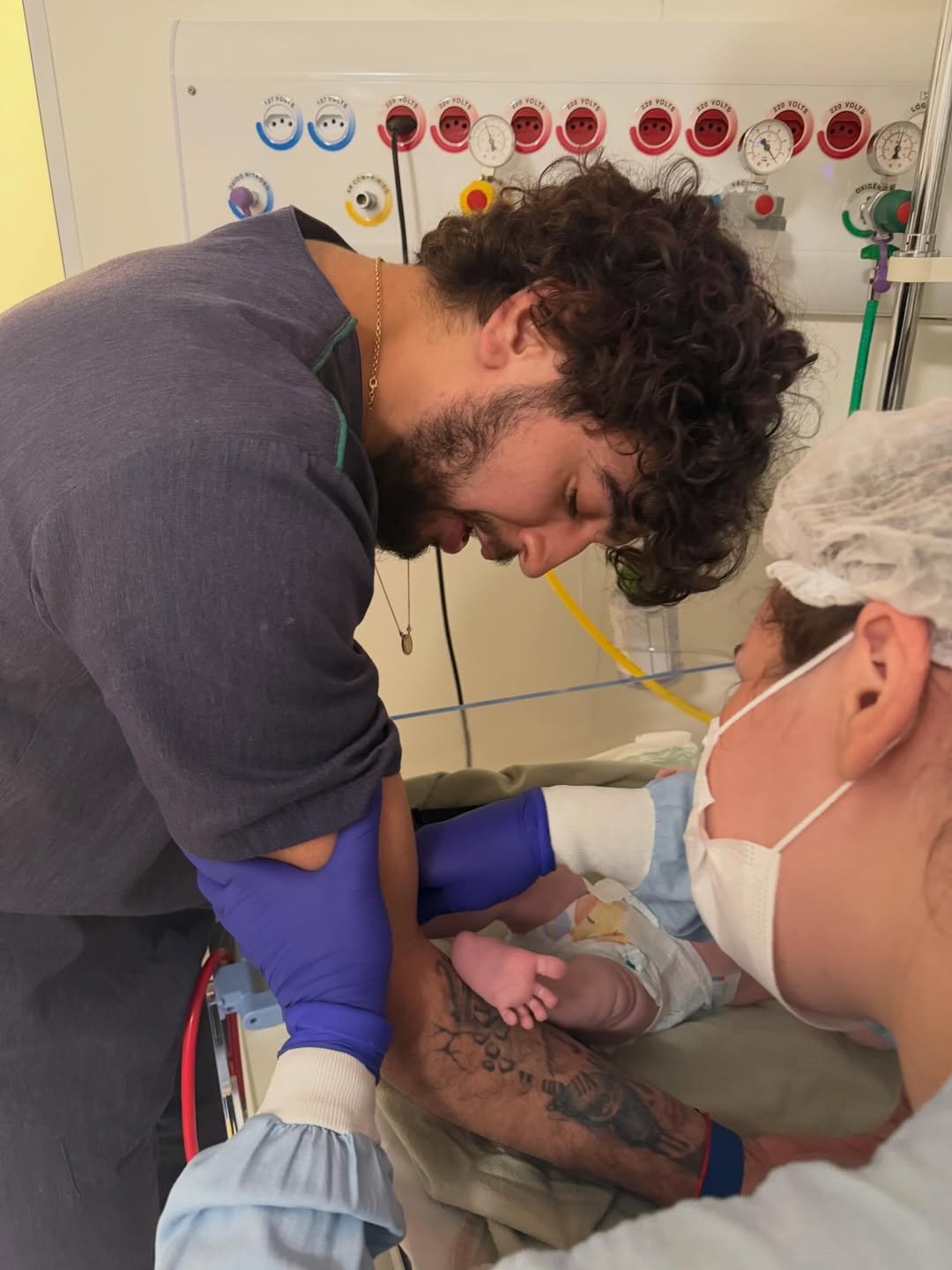 Nattan mostra nova rotina com a filha e Rafa Kalimann
