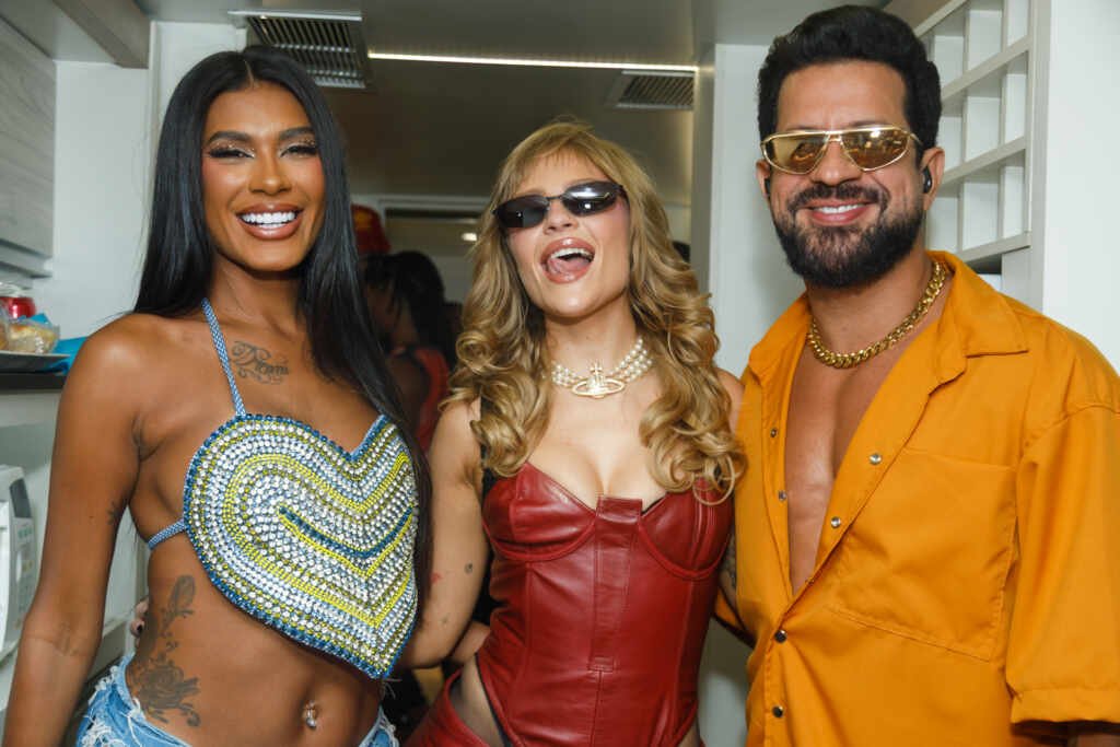 Pocah, Luísa Sonza e Dennis DJ se encontram antes de bloco em São Paulo 27 Pocah, Luísa Sonza e Dennis DJ se encontram antes de bloco em São Paulo