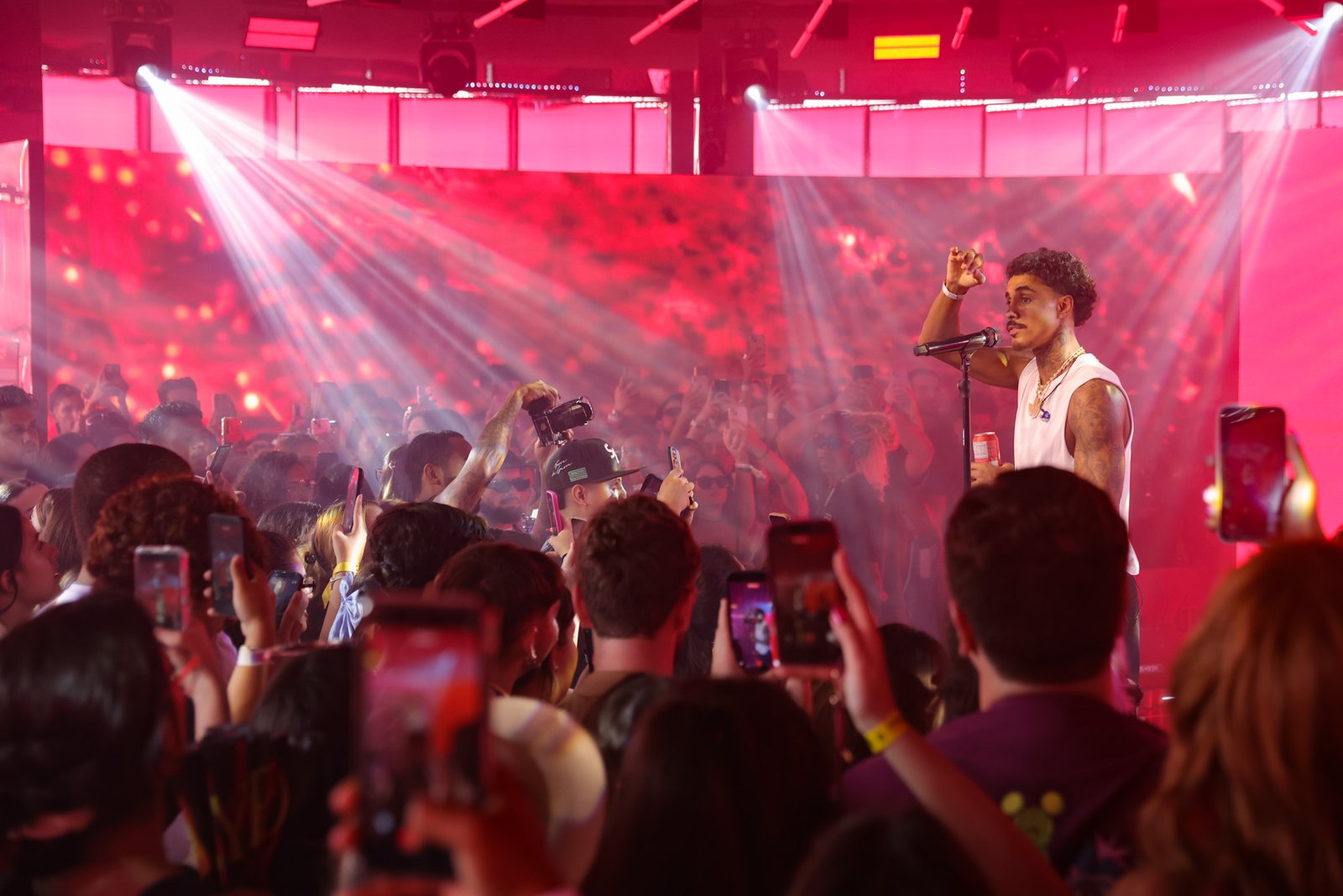 MC Livinho sobe ao palco do Lollapalooza após anunciar aposentadoria