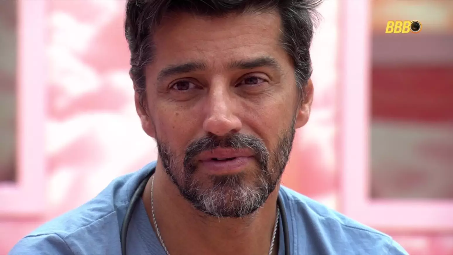Alberto Cowboy fala em racionar comida no VIP e gera reação da equipe de Marciele Alberto Cowboy expõe motivos e avisa aliados que desistirá do BBB 26