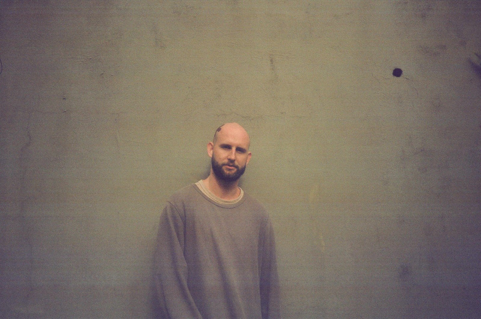Brone apresenta o EP conceitual “Morrer no Mar”