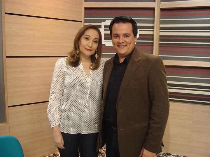Sônia Abrão escreve prefácio do livro de Vladimir Alves Sônia Abrão escreve prefácio do livro de Vladimir Alves
