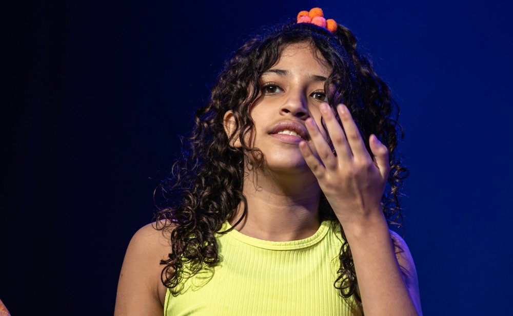 Em nova temporada, Júlia Lima retorna aos palcos com ‘Partiu 90!’ no Rio de Janeiro 26 IMG 4329