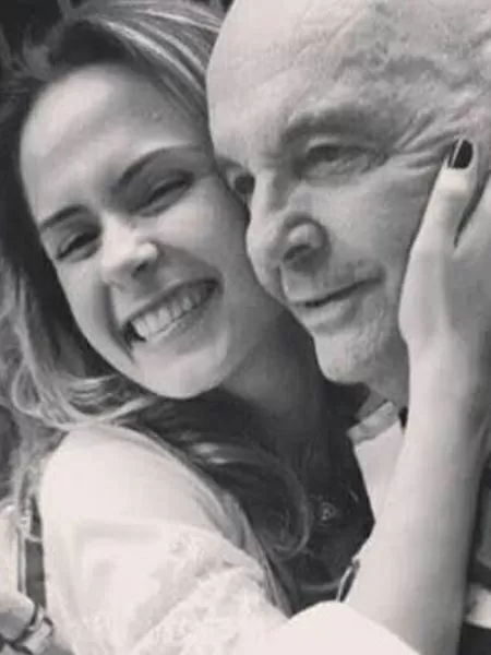 ana paula renault ao lado de seu pai gerardo renault