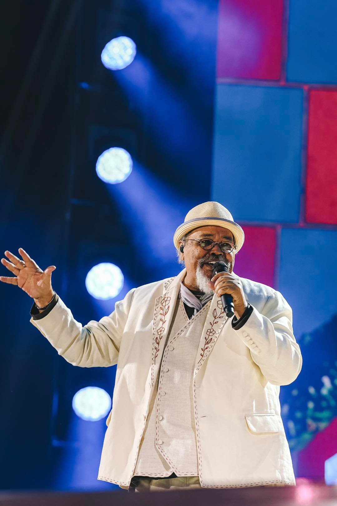 Alcione, Zeca Pagodinho e Jorge Aragão reúnem fãs em show histórico em São Paulo 26 O Maior Encontro do Samba @bmaisca Show Principal Henrique 10