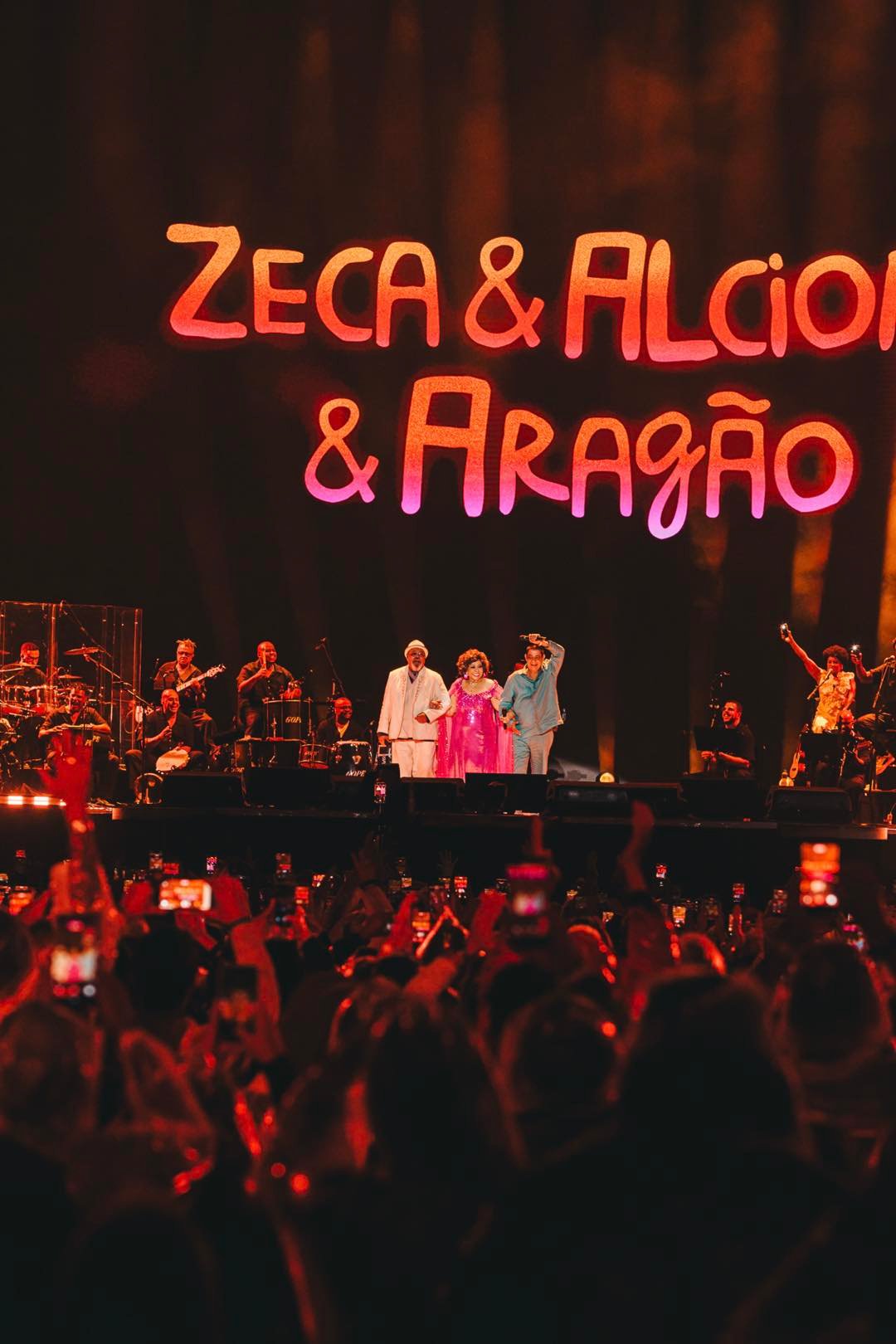 Alcione, Zeca Pagodinho e Jorge Aragão reúnem fãs em show histórico em São Paulo 32 O Maior Encontro do Samba @bmaisca Show Principal Paulo 2