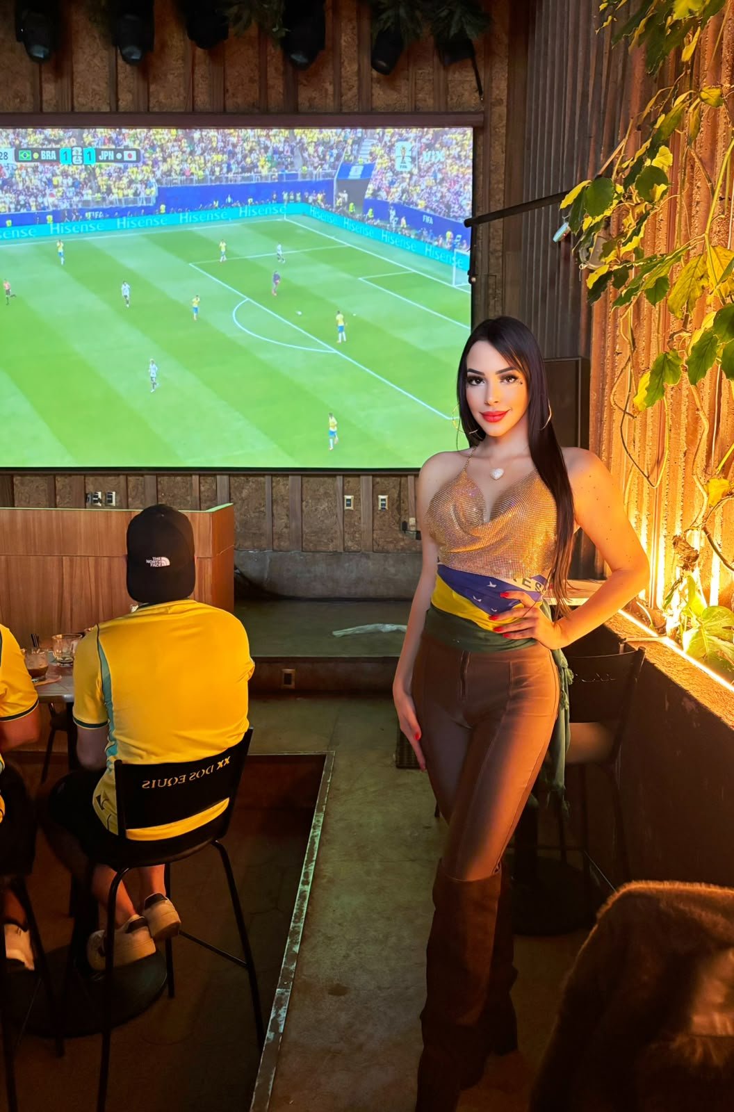 Stephanie Vilarinho, acompanha a partida de Brasil e Japão em bar da elite na Cidade do México 6 Stephanie Vilarinho