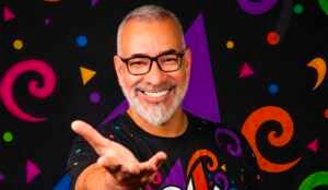 Cahê Rodrigues celebra 50 anos em festa repleta de samba no Casarão do Firmino