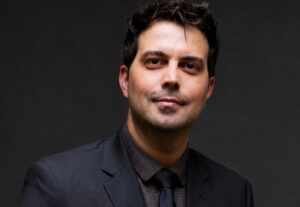 Dr. Samir Santos: Quem diria? Médico milionário do transplante capilar está solteiro! 