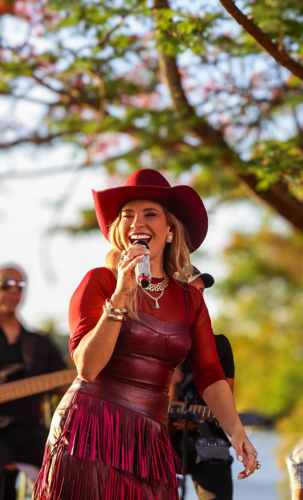 Elis Justi representa a força feminina na 31ª Festa do Peão de Boiadeiro de Piracicaba 29 c9db617d cd0d 430a be4f 6068d460de16