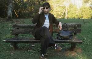 Dimas transforma desilusão amorosa em arte no novo single “Cinema Tropical”