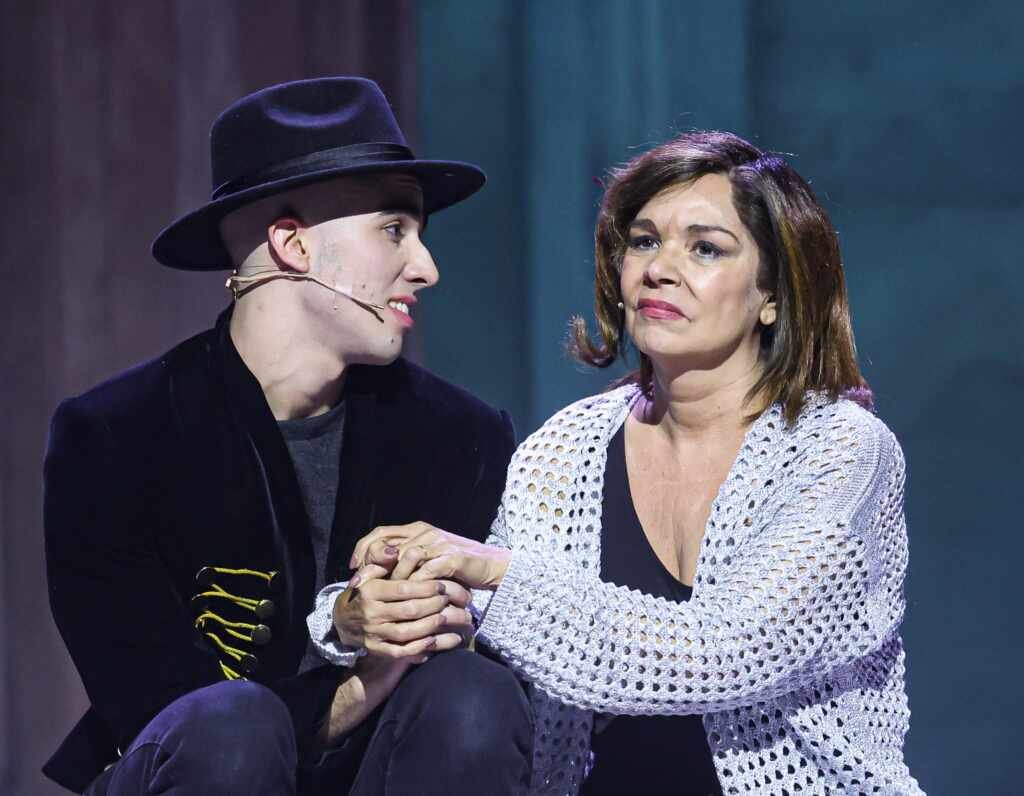 João Pedro Chaseliov e Stella Maria Rodrigues em cena de “Meu Filho é um Musical” | Crédito: Roberto Filho - Foto Cedida por Equipe GPress Comunicação