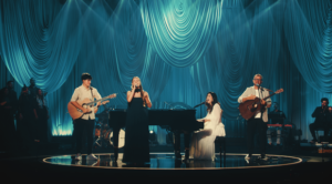 Rachel Novaes celebra 25 anos de carreira ao lado da família