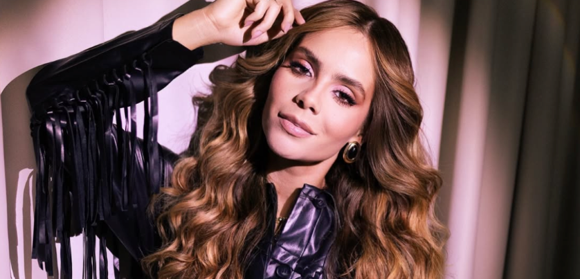 Mariana Fagundes revela que espera uma menina em chá revelação em Goiânia